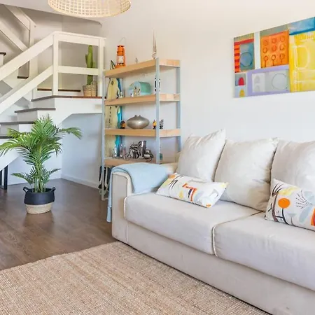 Sandset Beach House - 2 Bedroom Apt With Big Terrace!