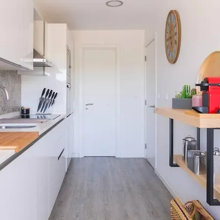 アパート Sandset Beach House - 2 Bedroom Apt With Big Terrace! セトゥーバル