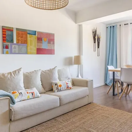 Sandset Beach House - 2 Bedroom Apt With Big Terrace! *
