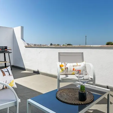 Sandset Beach House - 2 Bedroom Apt With Big Terrace! * Setúbal