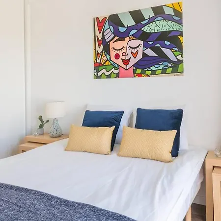 Sandset Beach House - 2 Bedroom Apt With Big Terrace!