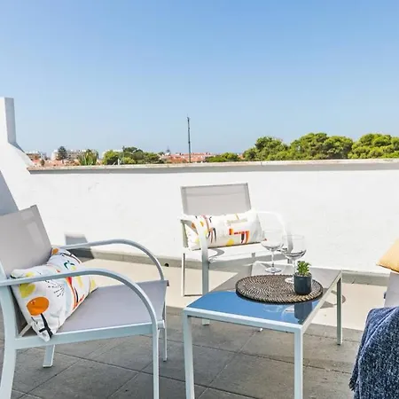 Sandset Beach House - 2 Bedroom Apt With Big Terrace! * Setúbal