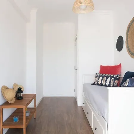Sandset Beach House - 2 Bedroom Apt With Big Terrace! * Setúbal